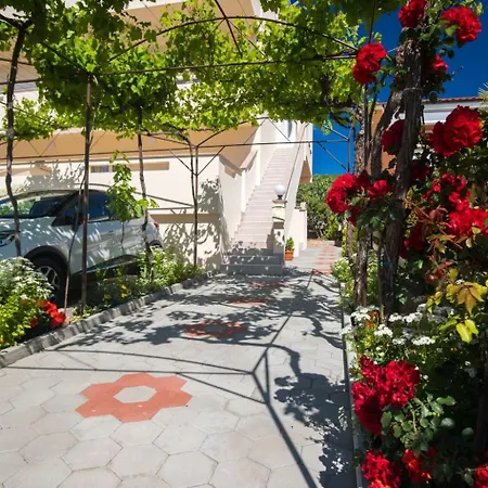 Apartment Nikola By Interhome *