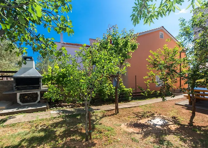 Apartamento Nikola By Interhome