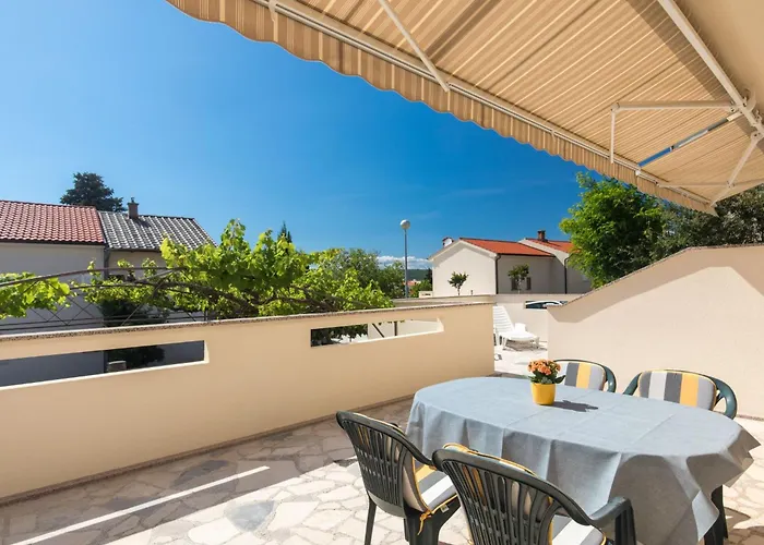 Nikola By Interhome פונאנט