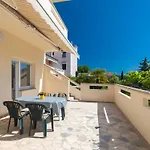 Nikola By Interhome Apartamento Punat