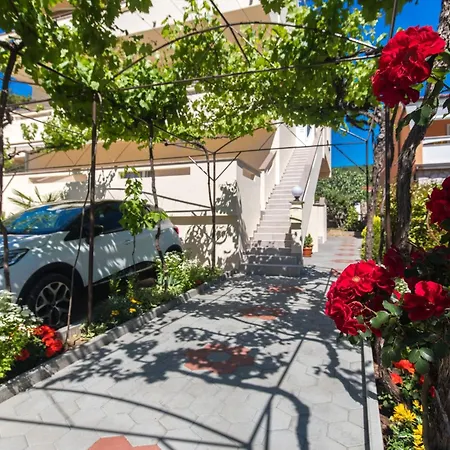Apartamento Nikola By Interhome